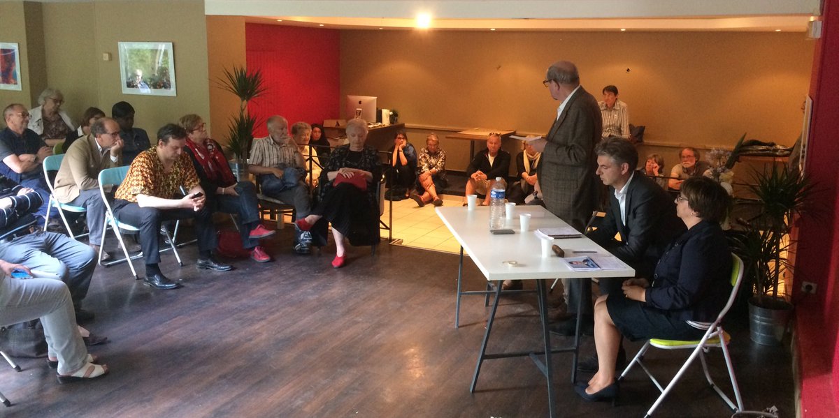 EricVeve's tweet photo. Réunion publique à mon local de  permanence #Caen avec @PhilippeDuron @CorinneFeret @MartineDenis4  #UnCitoyenEnAction https://t.co/PX7lje3MeP