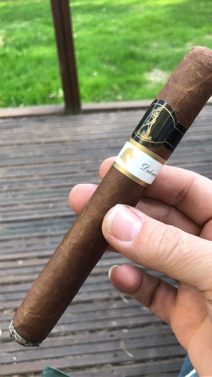 <a href="/BespokeCigar/">Bespoke Cigar</a> Nice way start to weekend #nowsmoking Bespoke Dahman #cigar