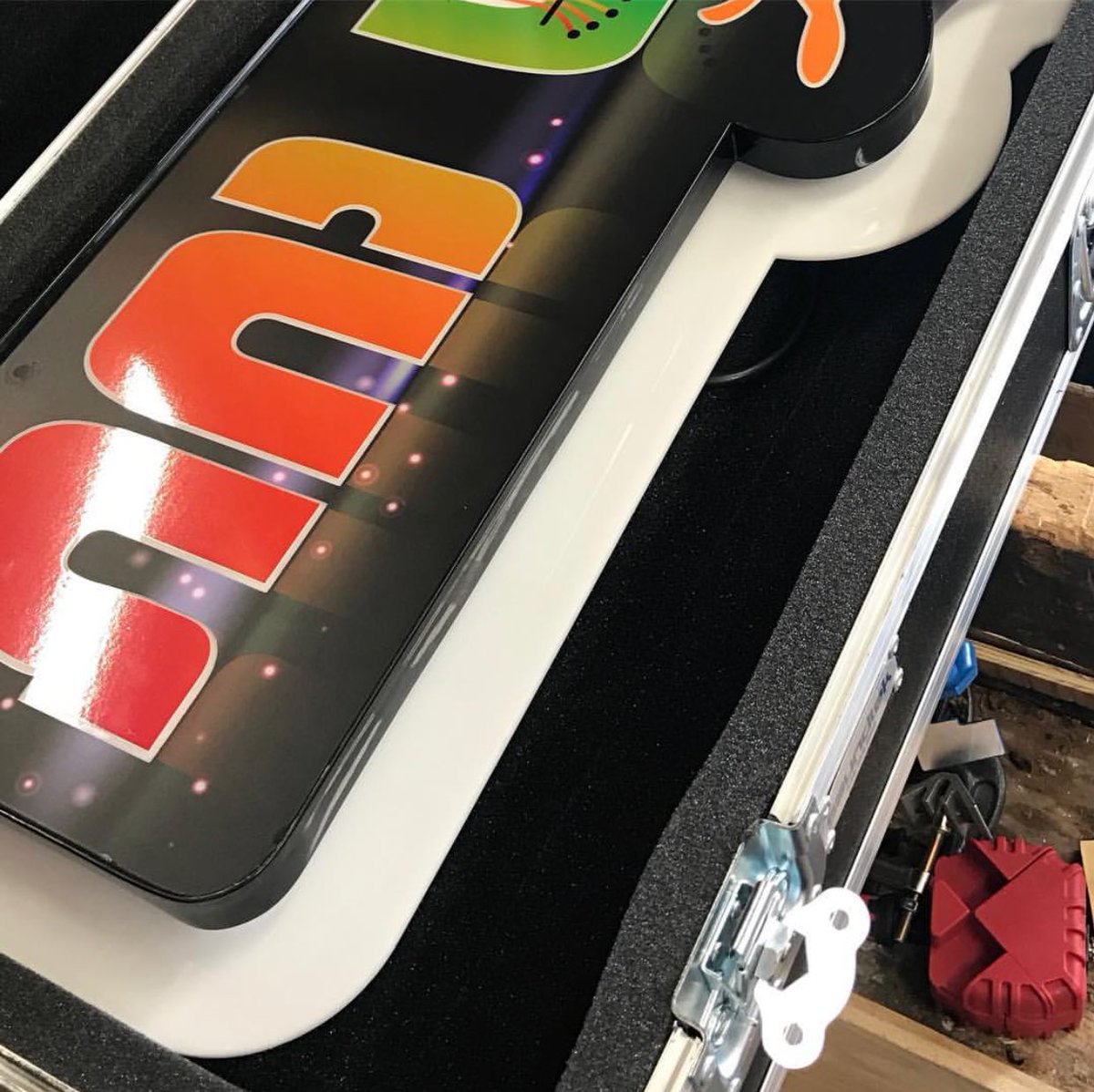 nysoundtek's tweet photo. Ending off the week with this #sign #roadcase for @YiddishNachas #soundtek #wecanfixit #wecanbuildit #wecanprotectit https://t.co/TIpn6HKFOS