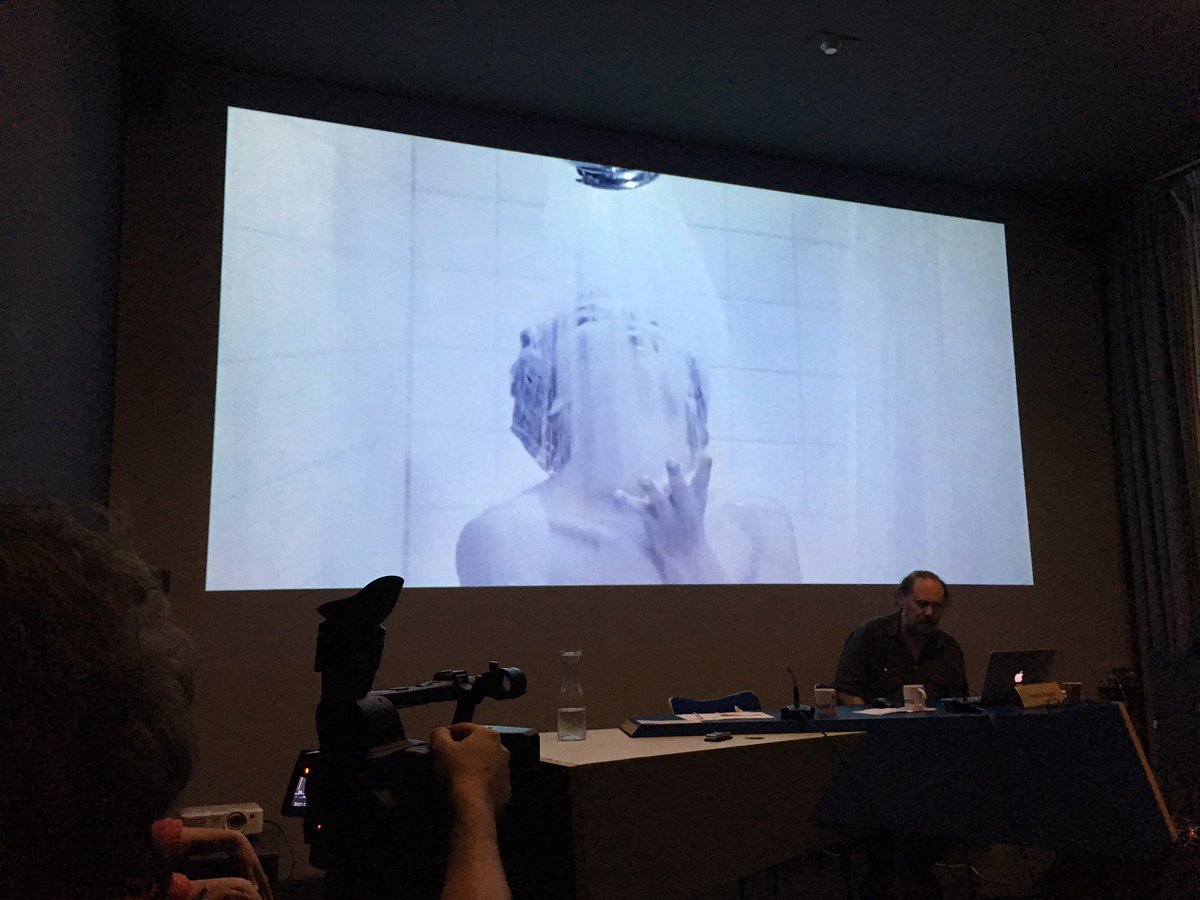 infoTYF's tweet photo. Ensayo sobre el uso del tiempo en el audiovisual en la serie "Caníbales del tiempo" de #SoyCámara #TYF2017 https://t.co/7DVV8loA0Q