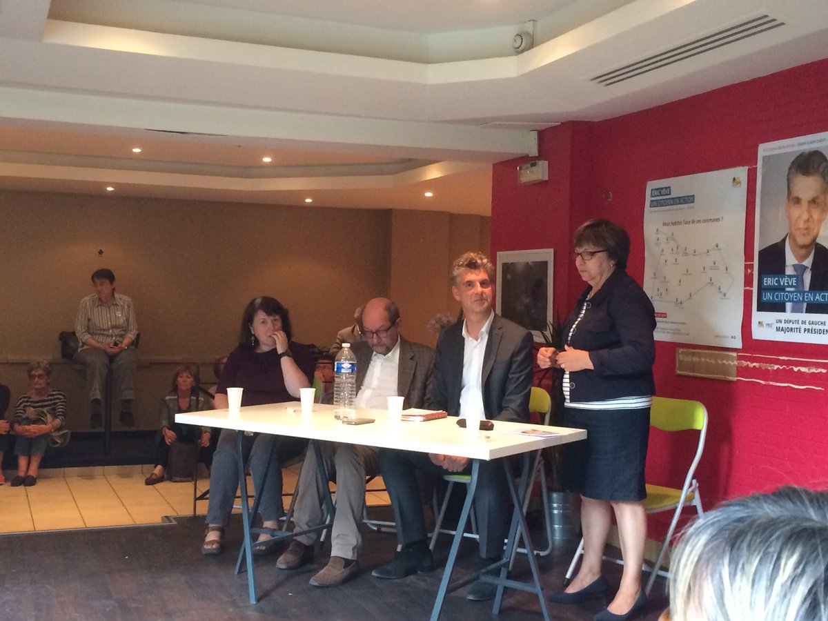 EricVeve's tweet photo. "Eric,c'est un homme d'expérience, un élu de terrain, efficace et actif" @CorinneFeret #ReunionPublique #Caen1 #UnCitoyenEnAction https://t.co/SqOqFC4DUt
