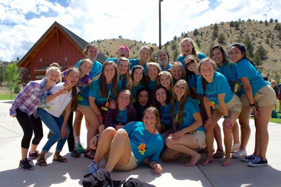 lindseymunster's tweet photo. A year ago today I met my best friends. Forever thankful for them &amp; for WaFaRa #choss #snake https://t.co/CA6jAsgmFT