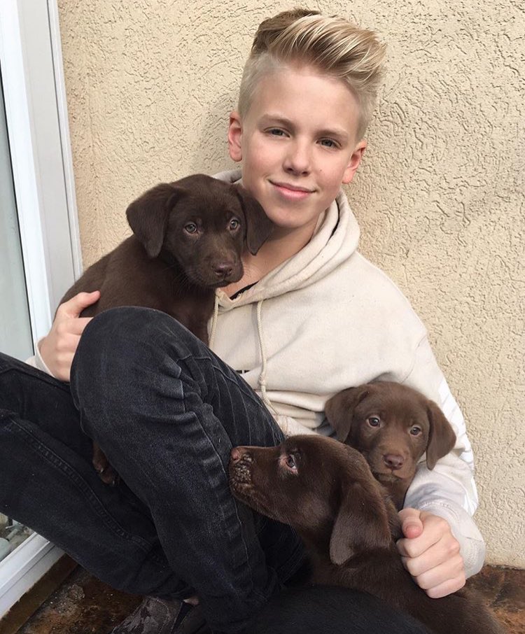 CarsonofPH's tweet photo. Playing with some pups before heading out https://t.co/lWCCSGn3Df