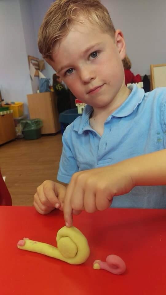 PentrerGraig's tweet photo. Observational drawing and play dough physical fun #pgprockets #pgpart #pgpphysical https://t.co/qfTH16wBlA