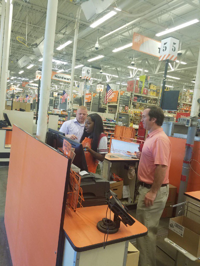 matherchaney's tweet photo. @strachan_e teaching Keyona how to process an appos practice app. #$25off. #ATeam #ECET. #swbest. @EdwardMary306 https://t.co/nClCOxyHGD