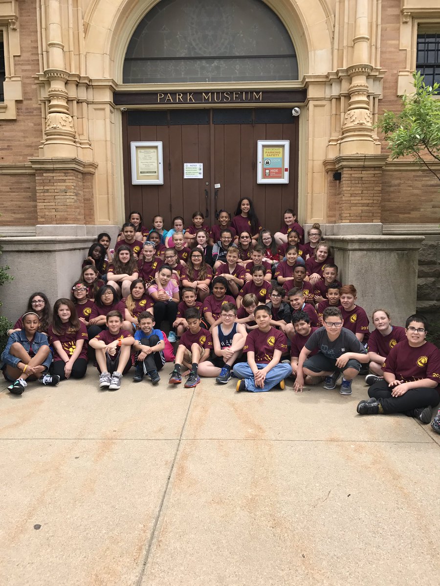 mlcent73's tweet image. McGuire gr5 at Planetarium/Museum #earthandsun #classof2017 @NProvSupt