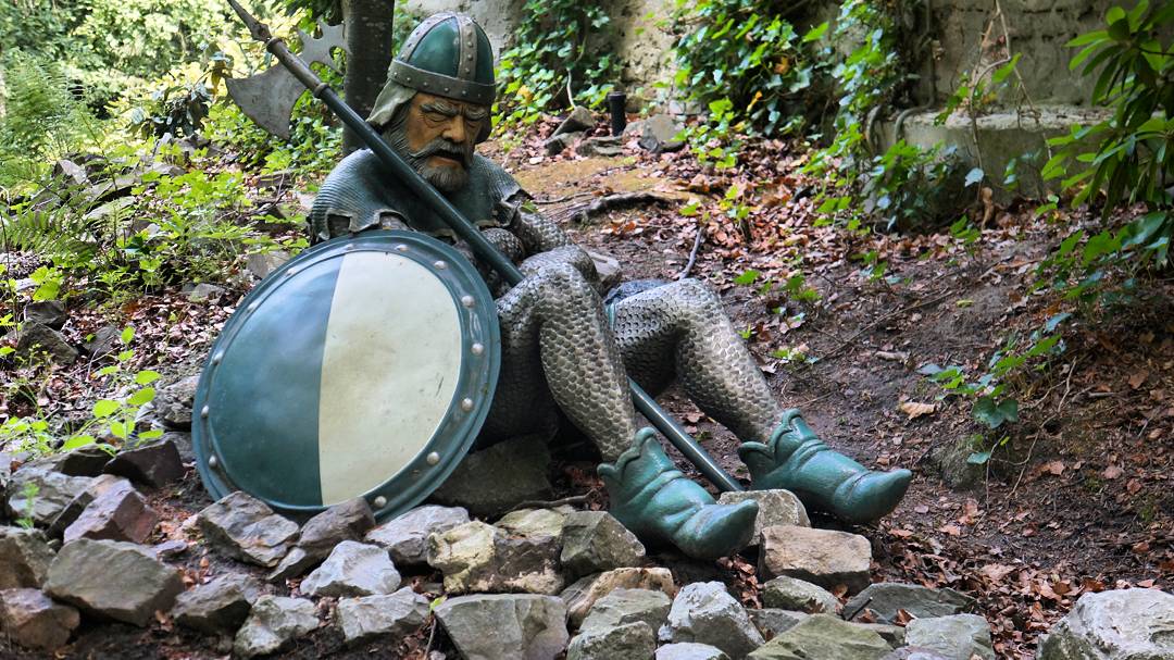 3.Juni. 2017
.
Doornroosje woont al jaren in het Sprookjesbos. Lees het sprookje hier nog eens.
.
#sprookjesbos #efteling  #doornroosje