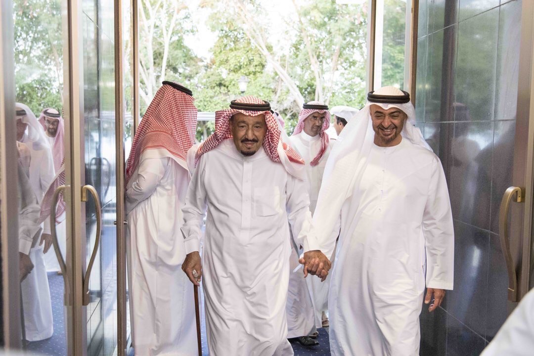 alkhaledsa's tweet photo. الإعلام القطري المرتزق كان يحاول منذ سنوات إفساد العلاقة بين الشعبين السعودي والإماراتي .. خبتم وخاب مسعاكم ، والله #لن_ترونا_الا_معا 💚❤ https://t.co/6ZKLvxGQWf