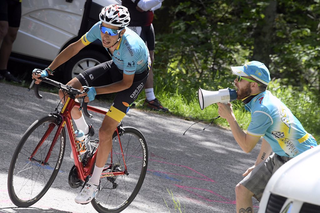 Buone sensazioni oggi ma procediamo giorno per giorno... bravo <a href="/jakob_fuglsang/">Jakob Fuglsang</a>, che volata! 😲👏👍 #ilcavalieredei4mori <a href="/bettiniphoto/">BettiniPhoto</a>