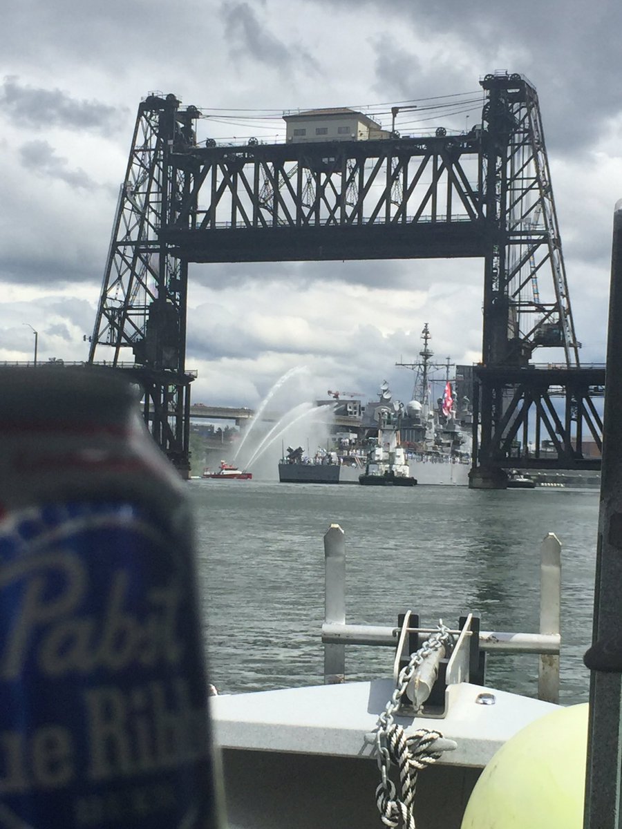Welcome to PDX! <a href="/PDXRoseFestival/">Portland Rose Festival</a> #feetweek make sure you enjoy Portlands water #pabstblueribbon
