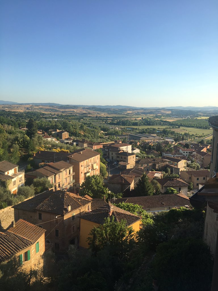 ProfFrisone's tweet photo. Buona serata dalla Toscana ☀️🌳 https://t.co/SelgXmfjOx