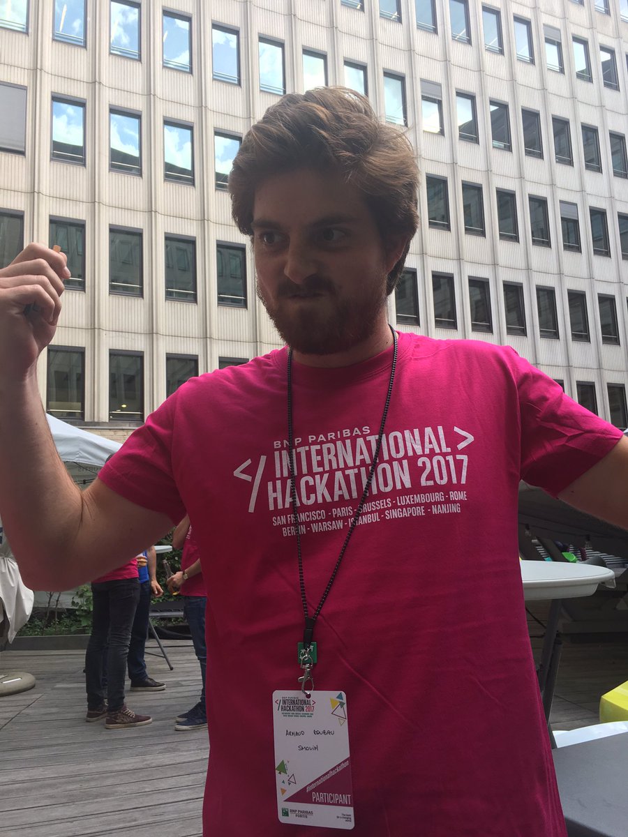 Coucou petite perruche #internationalhackathon #smovin