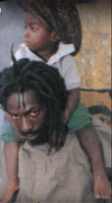 bujubanton's tweet photo. Keep them upon your shoulders and help them to see the world from a different point of view. https://t.co/Lp5JBgaWgP