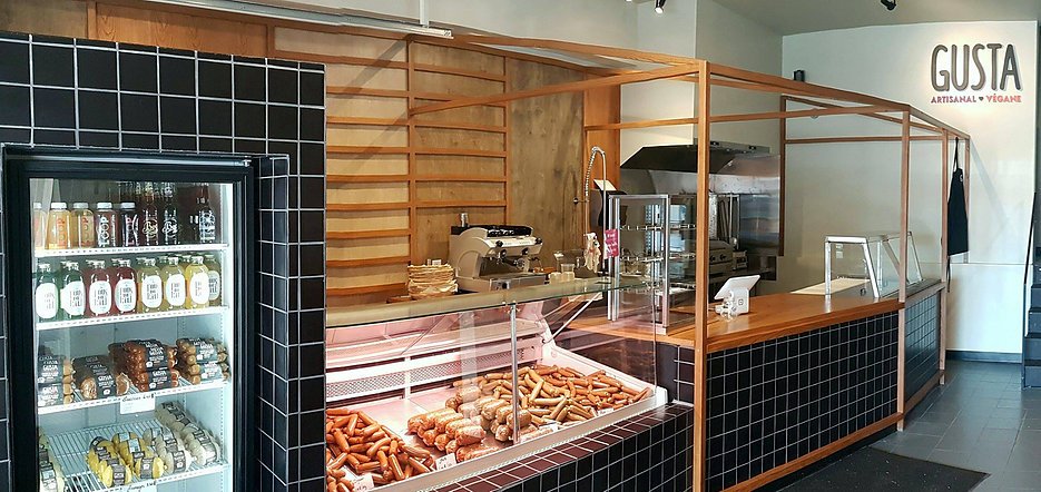 lafraiche__'s tweet photo. @GustaFoods ont officiellement pignon sur rue: un comptoir 100% #vegan! Tous les détails ici: https://t.co/XhLLBwmrro https://t.co/rbgG7ZEh0p
