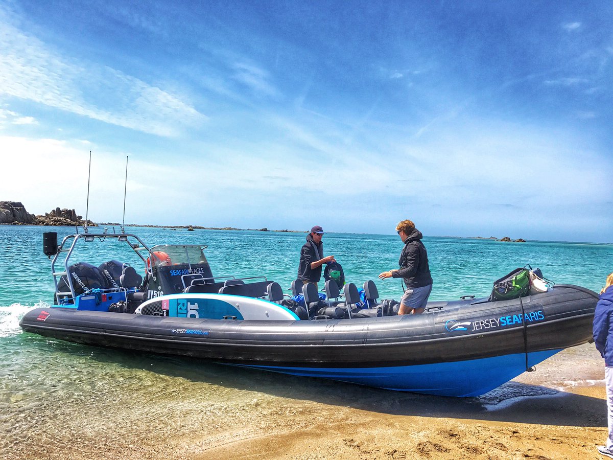 bigwsmallp's tweet photo. Epic day trip with @JerseySeafaris to the Minquiers today! 10/10 all round! A must if you visit the Channel Islands // @VisitJerseyCI #ttot https://t.co/Txy6E31UQ8