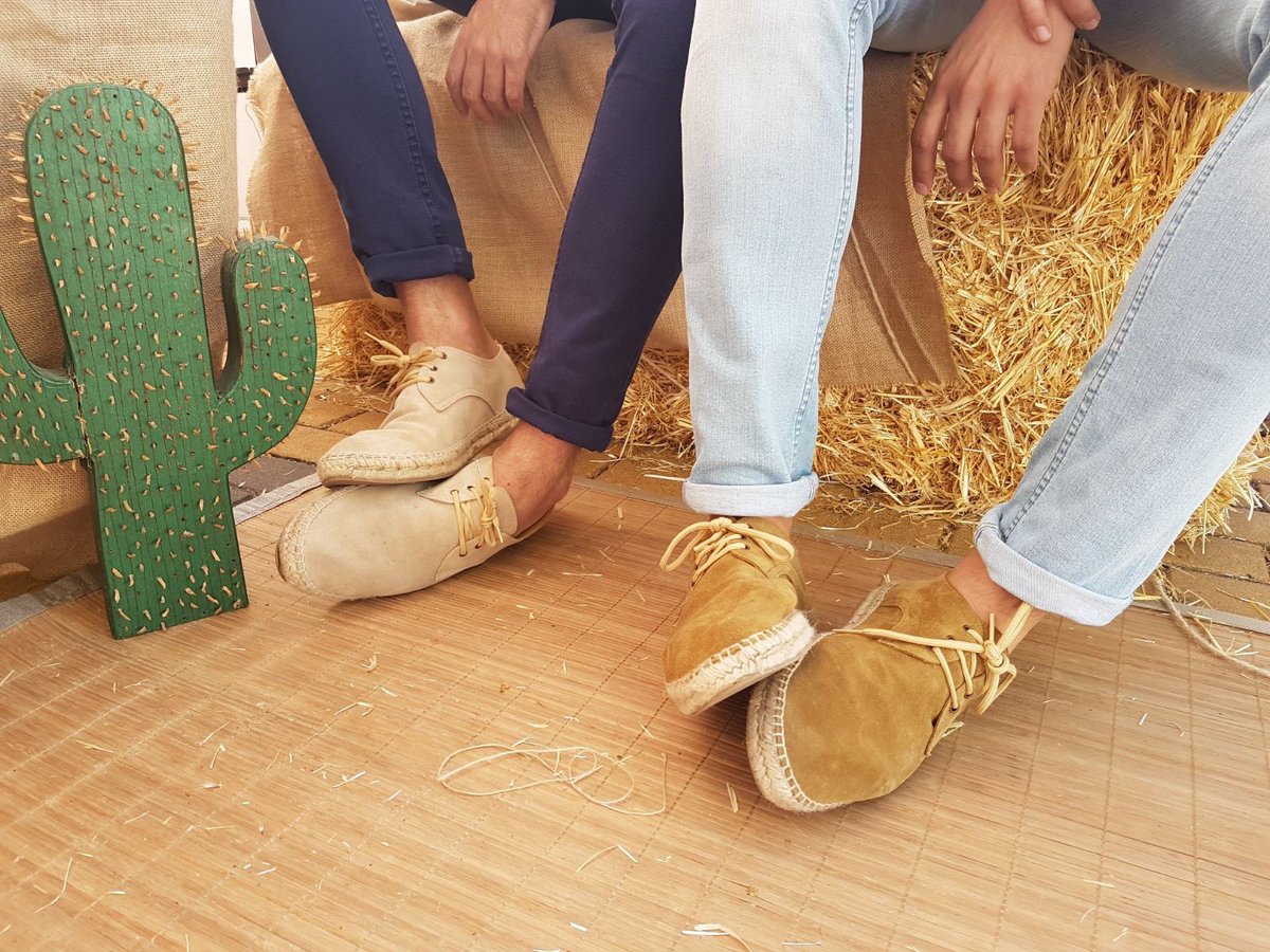 ivaroshoes's tweet photo. hey Girls, hey Boys, Superstar DJ's🎧, Here we go!!!! Friday!!!!!! 🙌🏼🙌🏼🙌🏼#ívaro #ívaroshoes #handmade #madeinspain #lasbach #lasverda https://t.co/cx802BTOcR