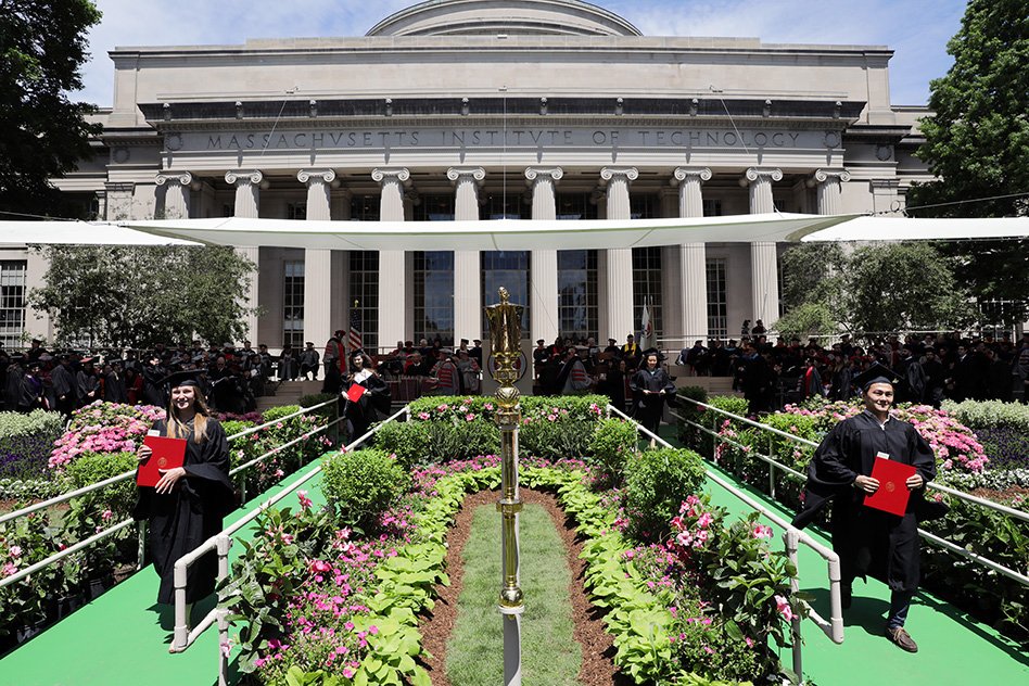 It's a beautiful day to graduate! #MIT2017 🎓 #aroundMIT