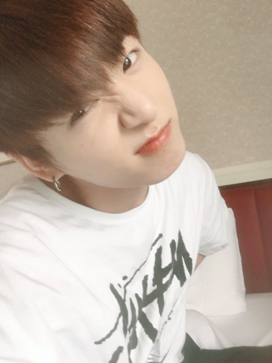 _Gendes's tweet photo. He just stole my heart ❤️ #GOLDENMAKNAE https://t.co/7AgPCeiTxo
