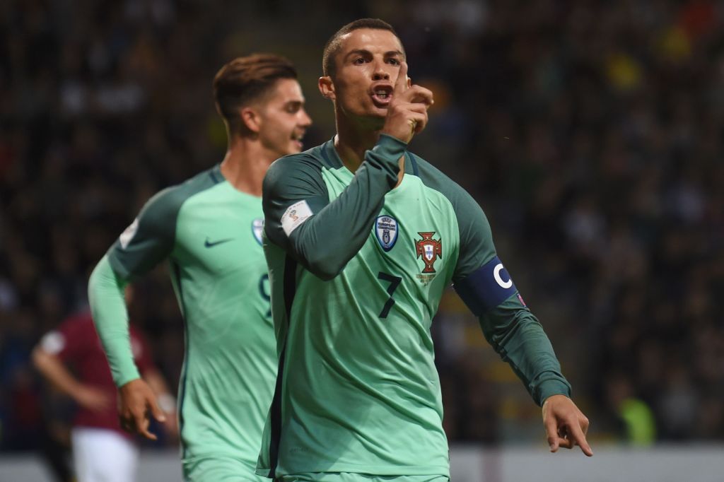 EuroQualifiers's tweet photo. Cristiano Ronaldo has 18 goals in his last 11 games for club &amp; country ⚽️🔥 https://t.co/hoWxJpcrdo