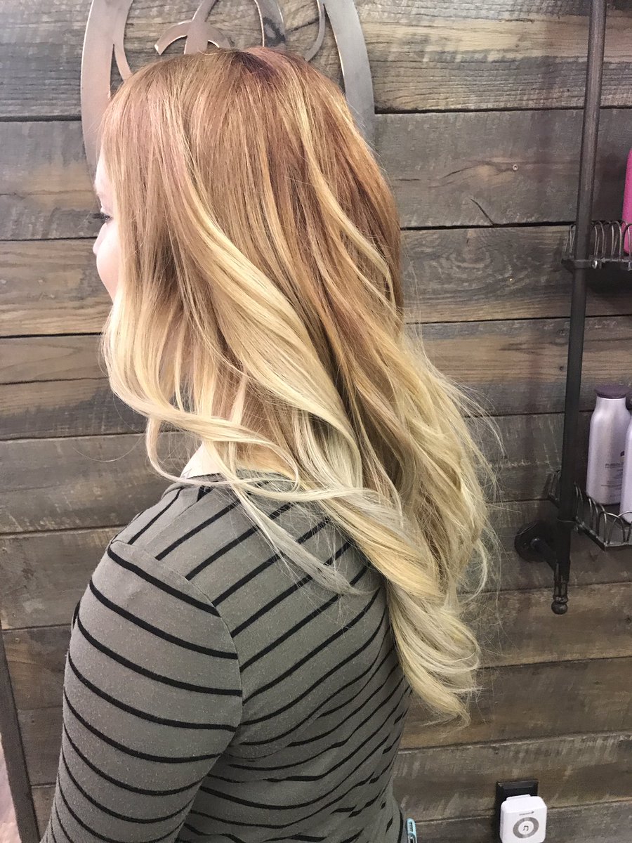 Hannahbeautyy_'s tweet photo. #ombre #rootssalon https://t.co/22KTROWVob