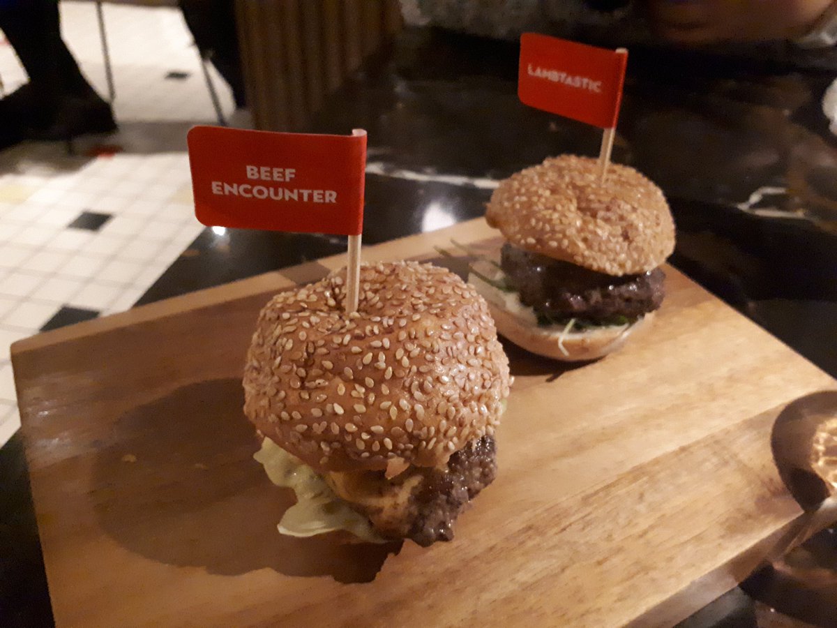 foodndrinksnoob's tweet photo. Burger time at @bitemeburgeruk https://t.co/kPycnZj1jW