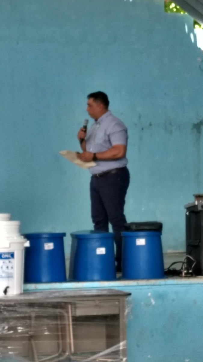 El señor Alcalde Municipal de MONTERRICO agradece a Dios, a don Atilio, al señor Ministro de Desarrollo Social y al señor Presidente