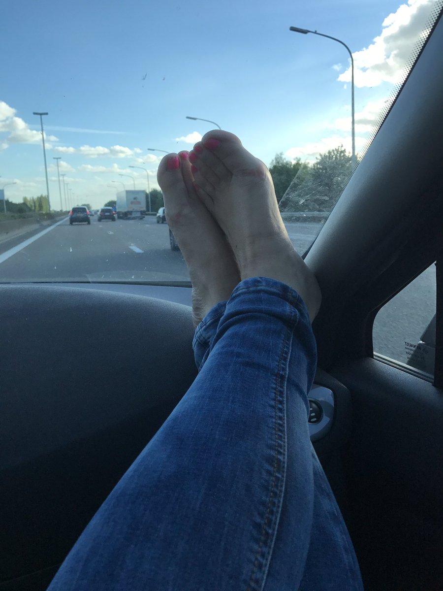 Onderweg met @juicyjoyce83 naar her zeetje even uitwaaien na de zware dag van gisteren💋Fijn weekend iedereen💋