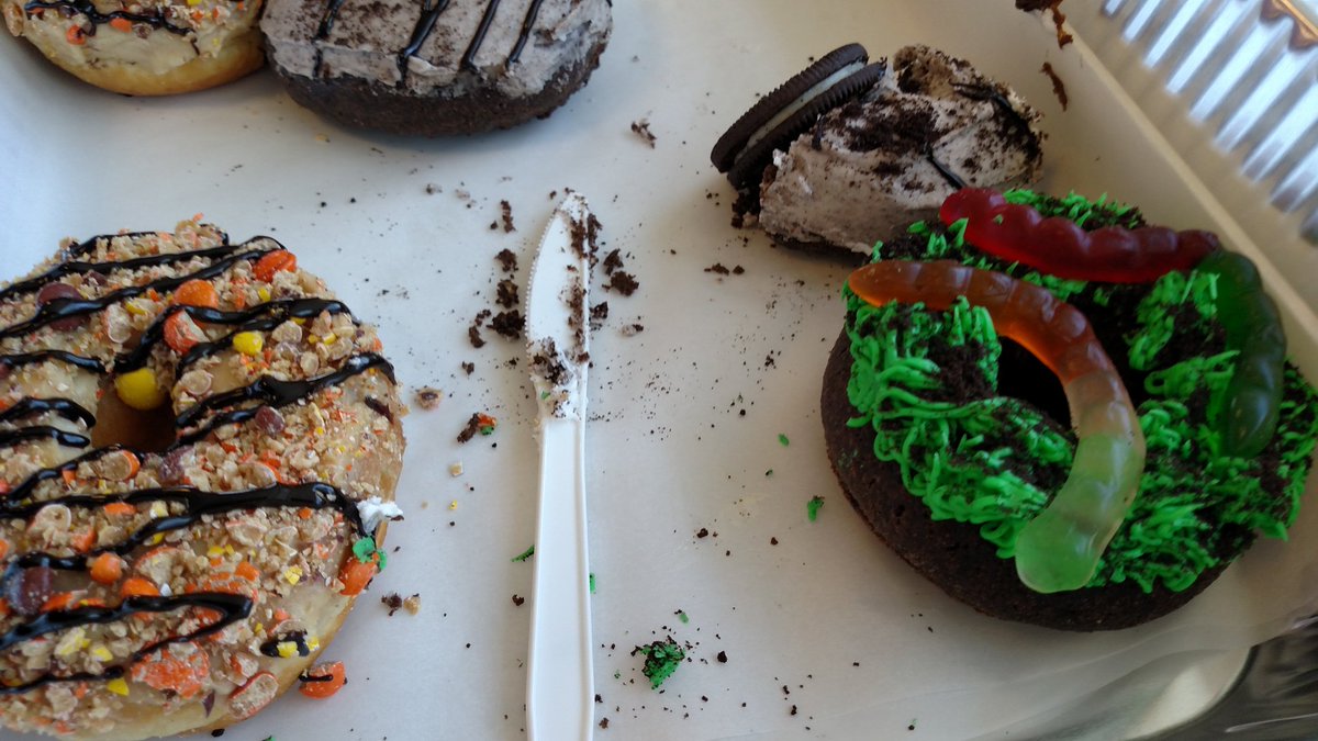 BrendanKurie's tweet photo. Well the #DonutFactory is setting itself up well as the new go-to New Bedford spot @southcoasttoday https://t.co/pZfYU6eXIC