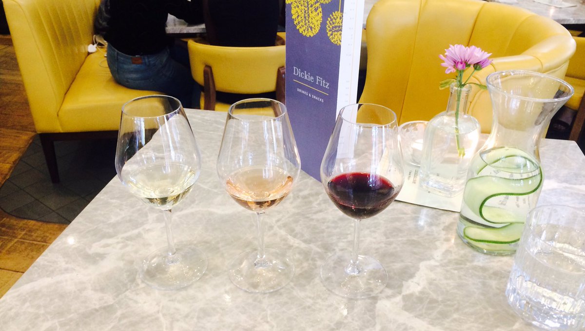 Aussie Aussie Aussie OI OI OI <a href="/Dickie_Fitz/">Dickie Fitz</a> @DrinkUpLDN #australianwineflight Always a pleasure to come Down Under! #LWW17