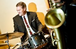 ArmstrongHotel's tweet photo. Don't miss out on a night in our jazz lounge, @AceGilletts! Here's the full list of #jazzmusic for #June! https://t.co/7LkdaxRDjS #junetune https://t.co/cqzCscfhbY