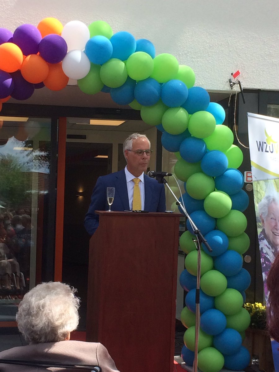 Janny1vdw's tweet photo. Bestuurders van @dePasserel Freddy Wools en van @wzuveluwe Wim Martens @wim_martens speechen tijdens opening Keizershof te Oene. https://t.co/lDauiJE1uv