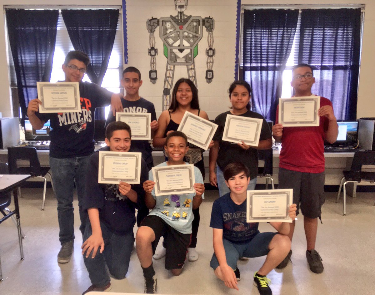 Hndz_Ft_Worth's tweet photo. Kudos to Mr. Andazola for W. Clarke Cyber Camp 2017. #Team_SISD https://t.co/59Cdk07G2B