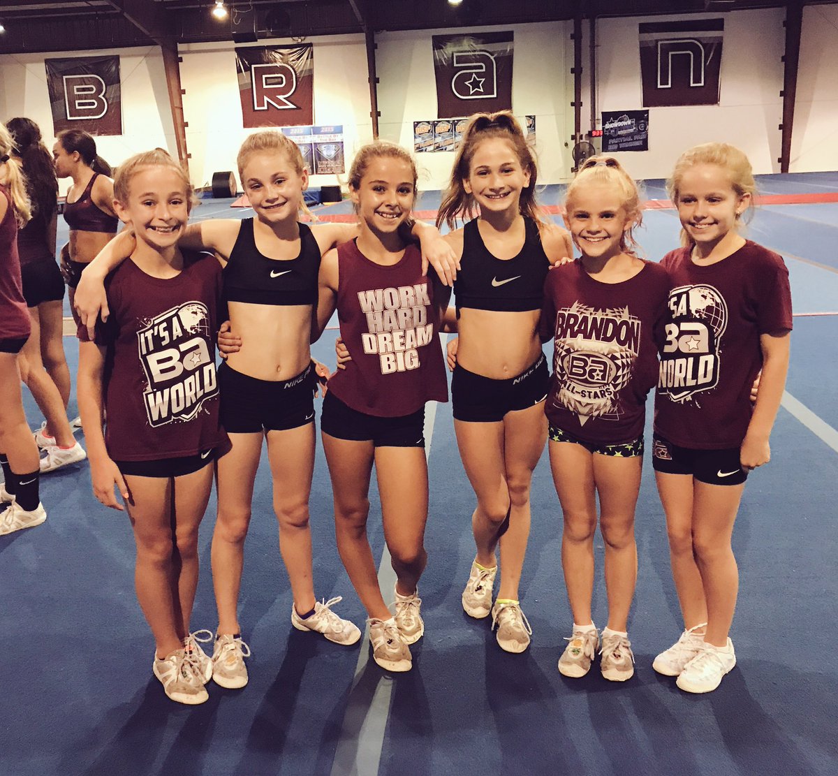 BA_5hade's tweet photo. This weekend meet the #TitanSquad! First up the flyers! #weresofly 👯 https://t.co/YDDvNQNozE