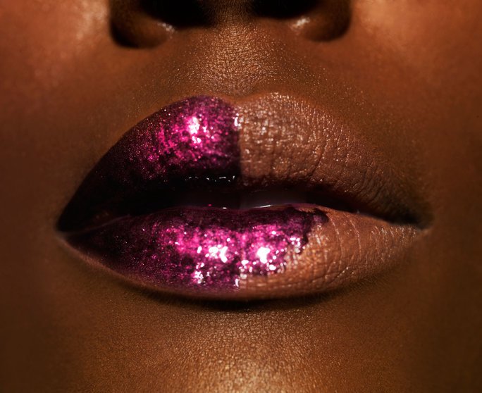 BzzAgent's tweet photo. Move over, matte. Metallic lips are summer's biggest—and shiniest—makeup trend to get your lips bzzing: https://t.co/glKhh1ebfT https://t.co/Za6KXOTD1x