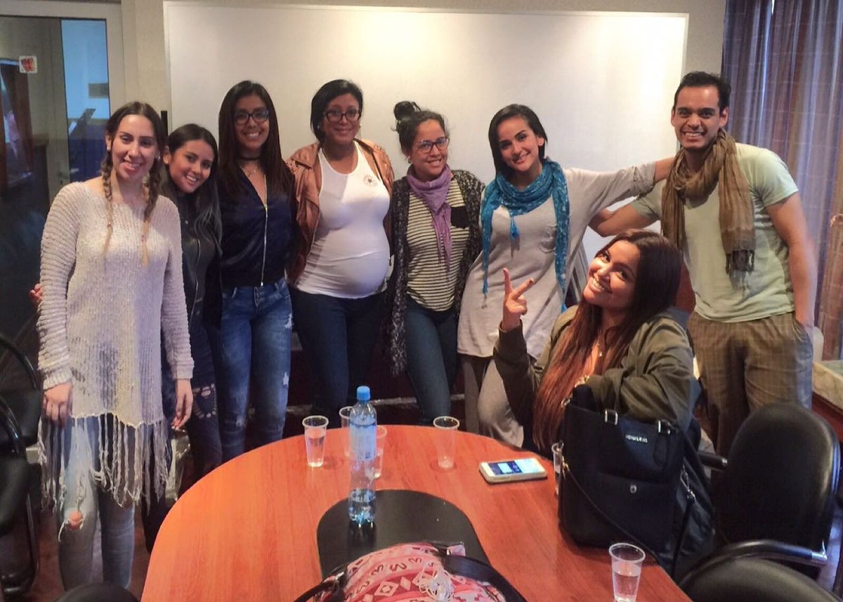 Excelentes profesionales! Bienvenidos a la familia Shantall y Renzo Dalí...ellos nos ayudarán a perfeccionarnos en cada clase de canto❤❤
