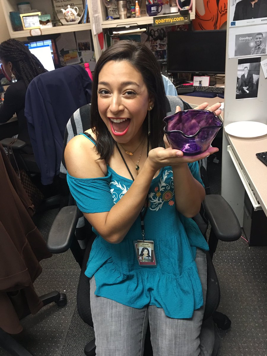 DeniseCabelloTV's tweet photo. Final product! I made this...kinda 😜 #CalienteHotGlass https://t.co/r8dD24QfMH