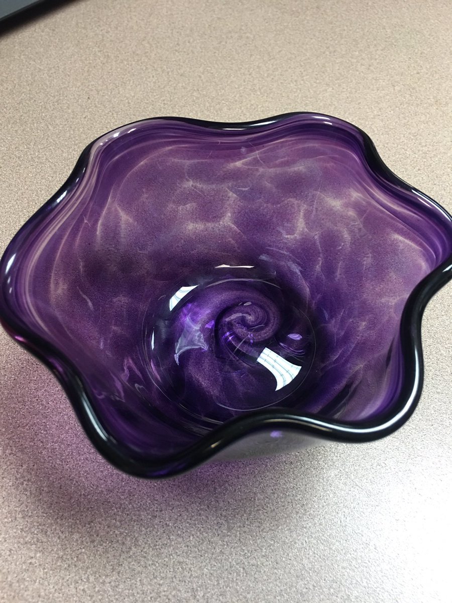 DeniseCabelloTV's tweet photo. Final product! I made this...kinda 😜 #CalienteHotGlass https://t.co/r8dD24QfMH