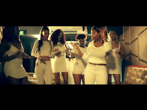 UNDEPLUS1's tweet photo. Nouvelle vidéo de BADOLA - #BELLEFEMME ,  
#MusiqueAfricaine @Africa @stephaneettien #ivorycoast #NewMusicFriday
►► https://t.co/Ia1EFogqT9 https://t.co/i6vKp41Kd9