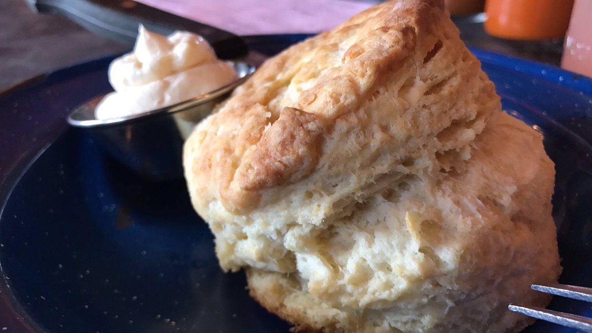 nicksmithnews's tweet photo. @sweetcheeksQ Damn! #GodIsGood #SweetCheeksQ #Fenway #Boston #BestBiscuit https://t.co/xz8GfaIOI1