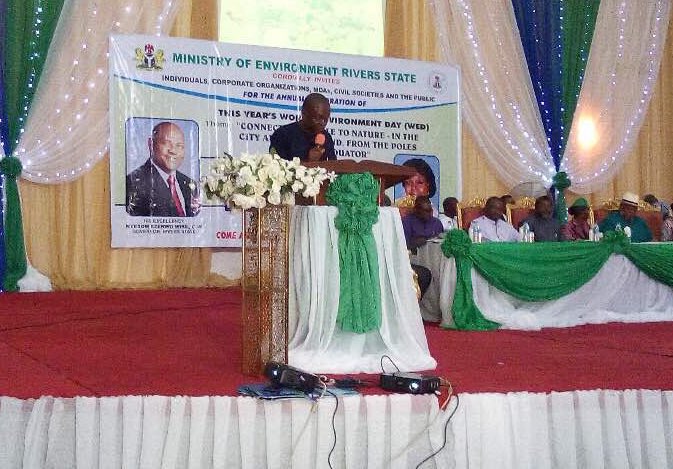 FMEnvng's tweet photo. Mr. Ogbonnaya Uche, Federal Controller, delivering the HMSEnv @iujibril Goodwill Message at the Rivers State #WED2017 event #WithNatureNG https://t.co/dmdKjRZB0a