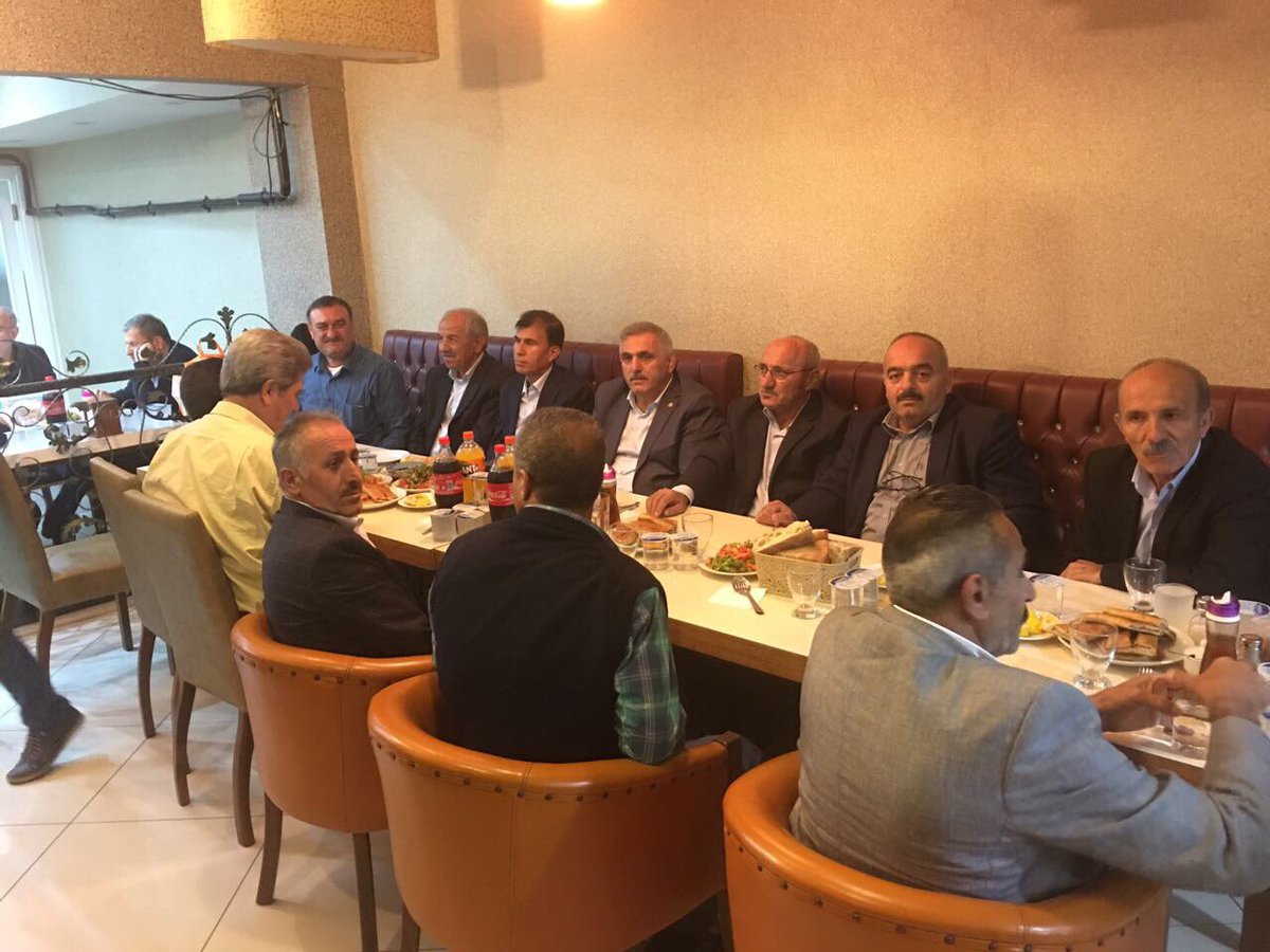 aliinci_54's tweet photo. Arifiye Kamyoncular Kooperatifinin iftar programına katıldık. https://t.co/3RPhU5Yfuf