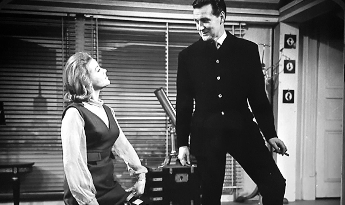 AvengersTvShow's tweet photo. ABC Presents #TheAvengers. Tonight's Episode: #TheOutsideInMan. Steed investigates a dead man. Cathy turns bodyguard https://t.co/ocZOKeL2uG