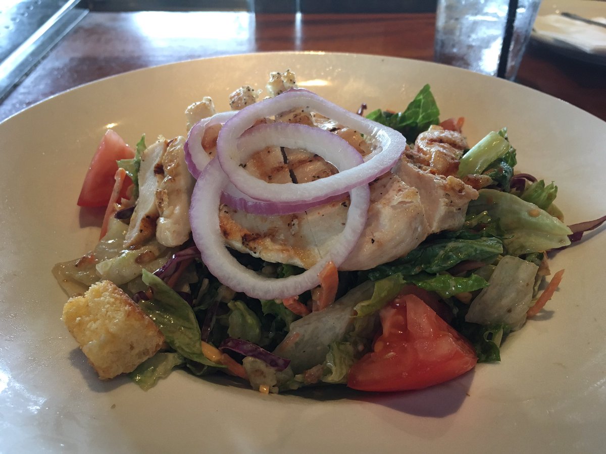 TXchilihead's tweet photo. Grilled chicken salad and @BackPewBrew Black Hsbit at @BrickHouseTT Humble! Yum! https://t.co/dM0LMMeomF
