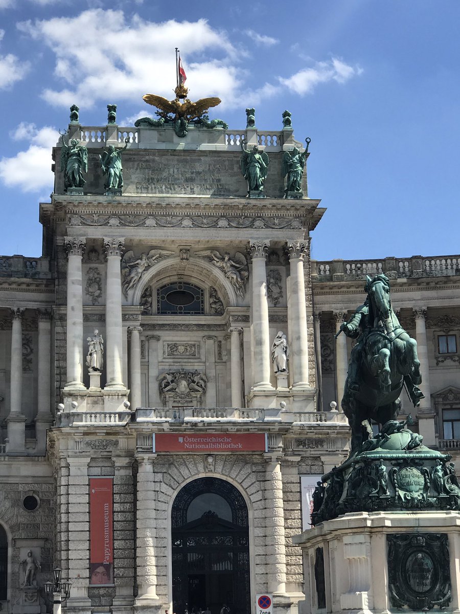 KeepExploringEd's tweet photo. In #Vienna for a few hours, checked out the #balcony of the #HofburgPlaza where #Hitler declared #Austria part of #Germany #ExploringEd https://t.co/vYkCVJZ1VU