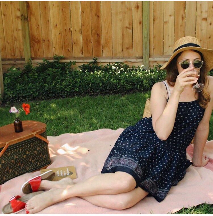 🌿👠👒🍷 happy weekending! <a href="/Zappos/">Zappos.com</a> <a href="/BIRKENSTOCKUSA/">BIRKENSTOCK USA</a> #ad #zapposstyle #mybirkenstock