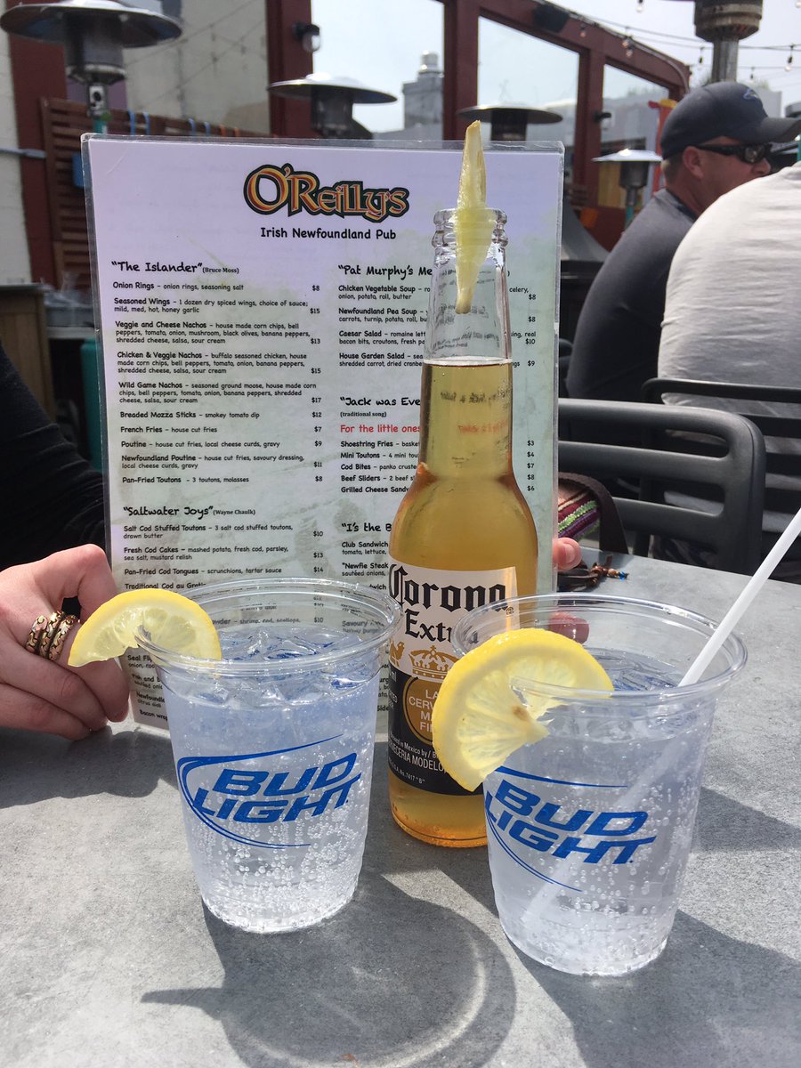 charleneoake's tweet photo. Sun, 24 degrees, patio, gin, biffing off work .... ❤️ #patioseason #stjohns #georgestreet @oreillys_pub https://t.co/9RdP8C89nd