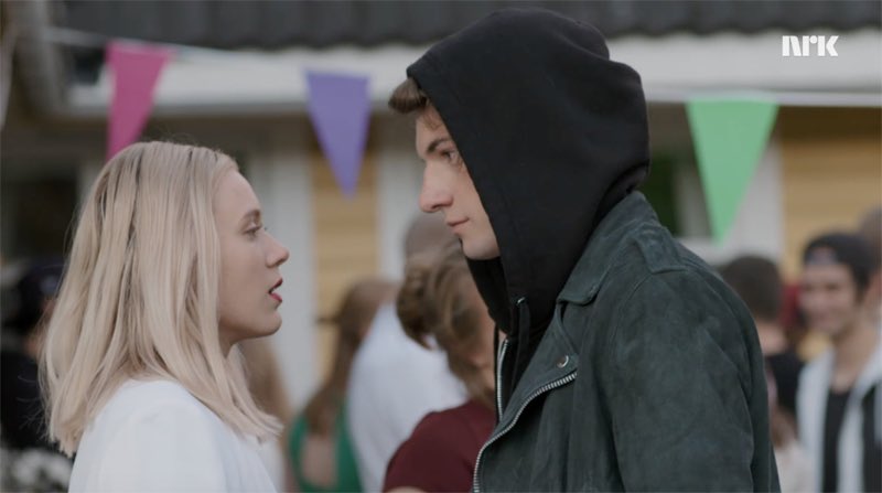 SkamLatinoA's tweet photo. Cuando William llega le dice a Noora "Gracias por el email" 

Ya sabemos para que uso Sana la contraseña😱 https://t.co/3xvtYwh6PL