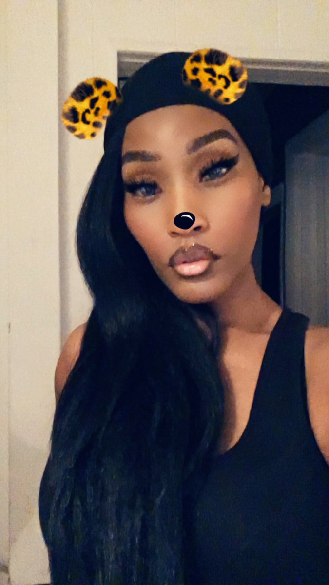 IamPrincess239's tweet photo. In the studio & working with my lil' brother on this #FineWomenFriday #NewMusicAlert 🚨🎶 #comingoutstrong 🎤🎶🎧 #RandBPARTY 📻 https://t.co/3x9kQIU5dE