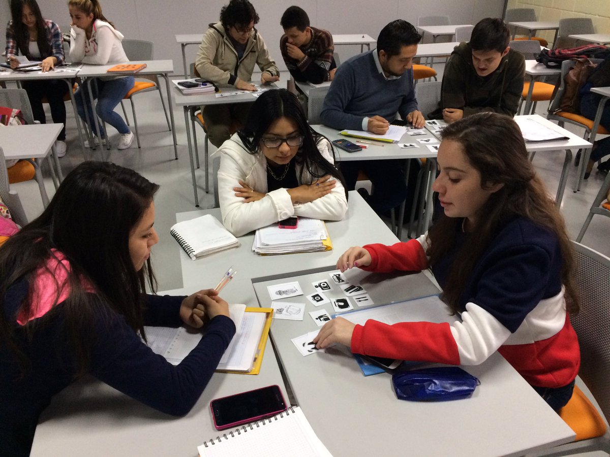 lrbarba's tweet photo. En clases. #utpl #activevote #matematica @Promethean @lachamba @YoInvestigoEC pavlvstc @STEMbyme https://t.co/RsXjcj16pd