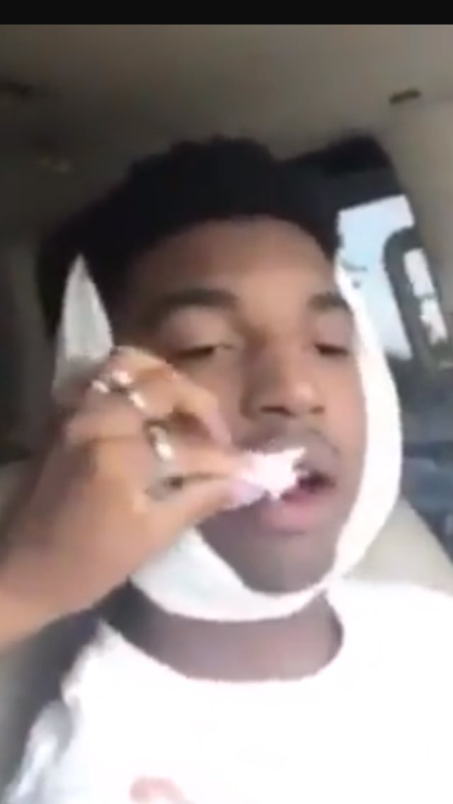 OfficialBigLoc's tweet photo. @JustZik @all_1k  biglou ass thought he got shit in this vid😂😭 https://t.co/gasLJJrYrQ